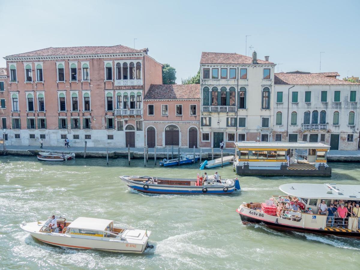 Palace Canal View By Wonderful Italy Venice Exterior photo