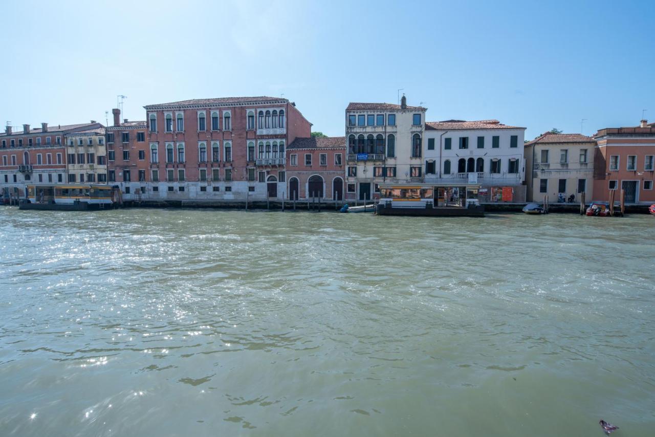 Palace Canal View By Wonderful Italy Venice Exterior photo