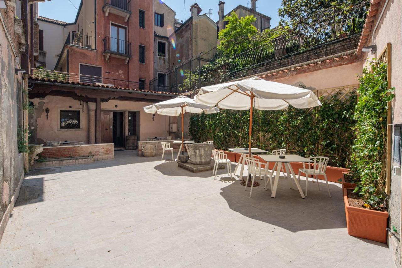 Palace Canal View By Wonderful Italy Venice Exterior photo